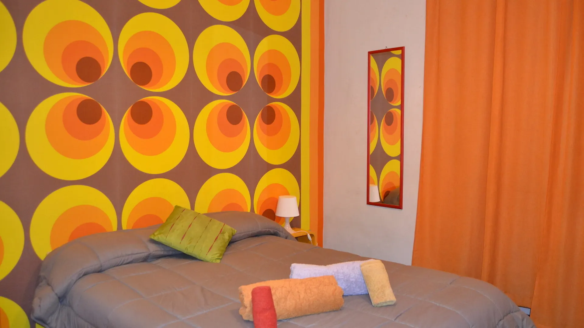 Four Rooms Κατάνια Πανσιόν